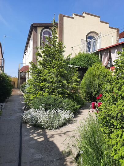 Дом 200 м² на участке 5 сот.