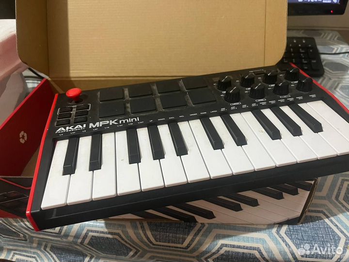 Midi клавиатура akai mpk mini 3