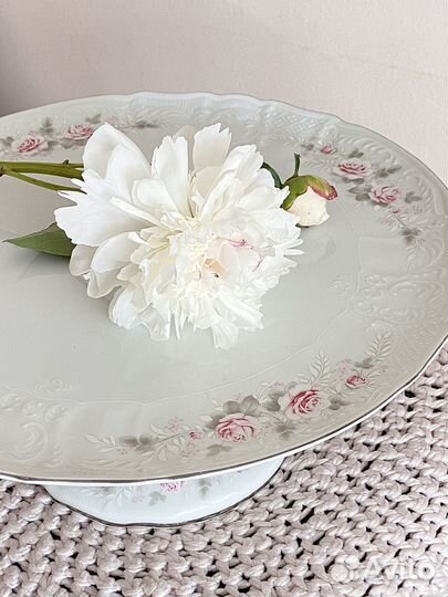 Тортница на ножке чешский фарфор Thun