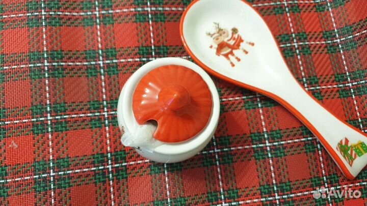 Новогодний набор посуды подходит для прдарка