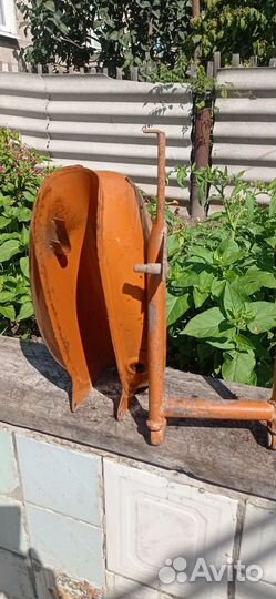 Бензобак и задняя вилка