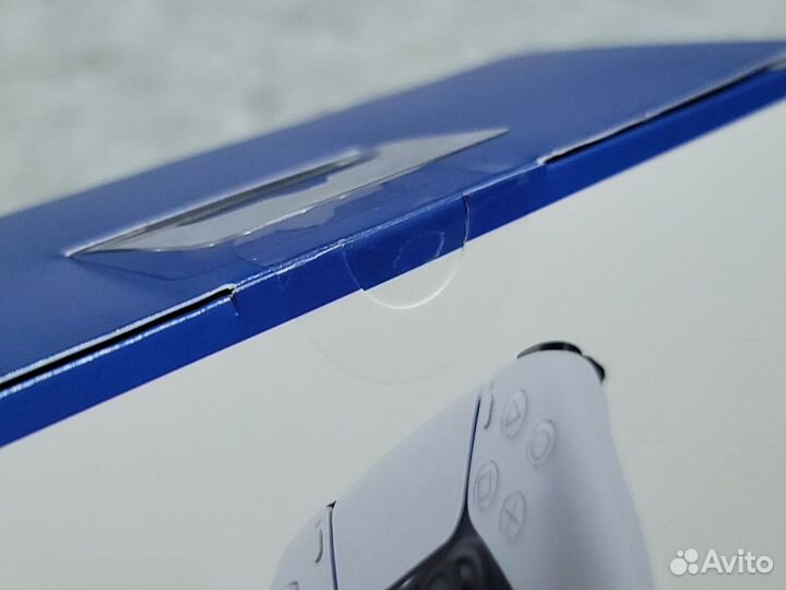 Новый геймпад DualSense для PS5