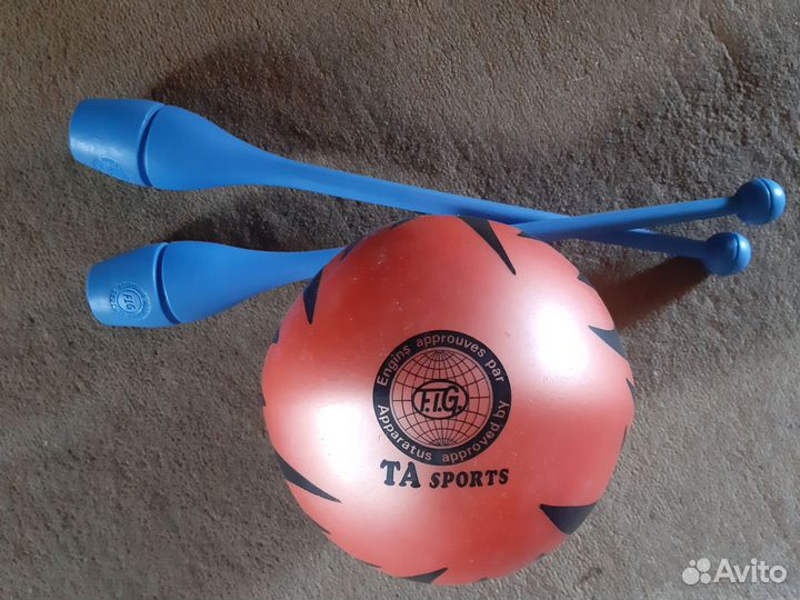 Булавы и мяч