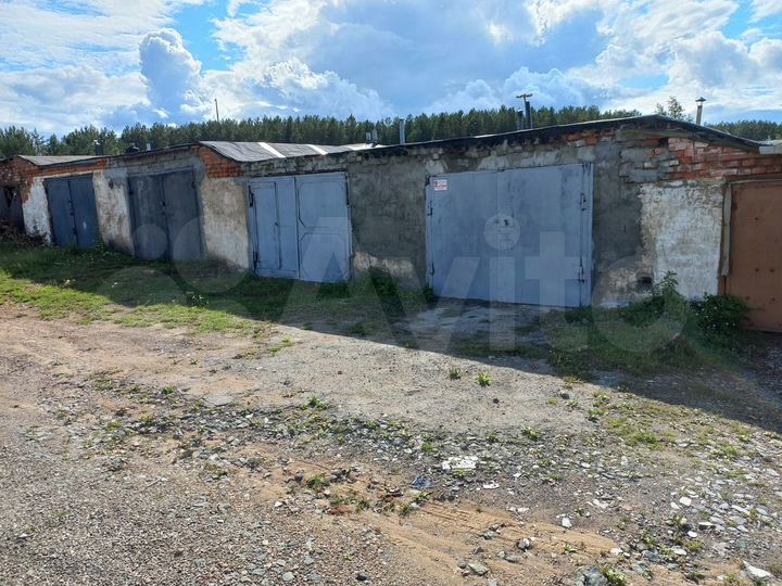 Гараж, > 30 м²