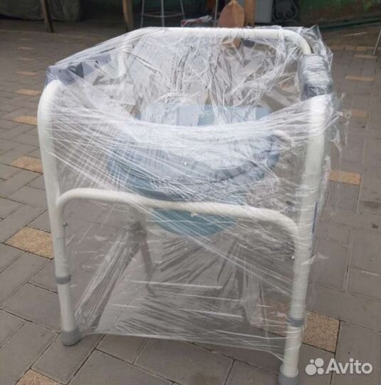 Санитарное кресло туалет