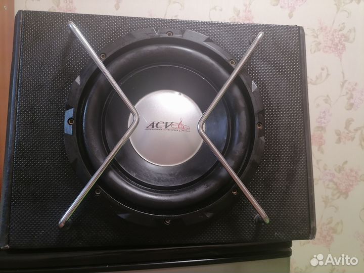 Сабвуфер и усилитель в автомобиль с проводами