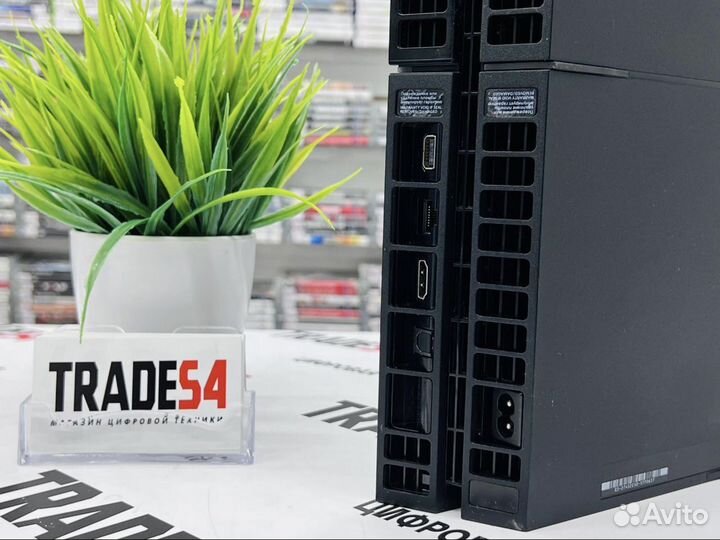 PS4 Fат + 2 Джойстика + Игры