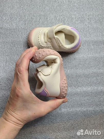 Кроссовки для девочки 18 размер