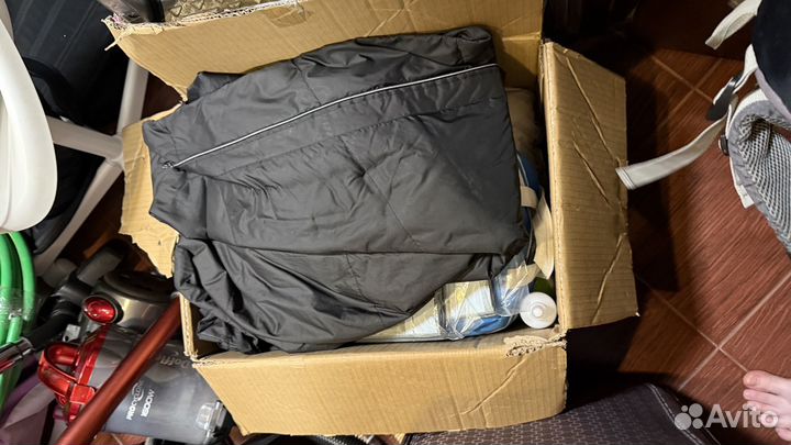 Коробка детских вещей