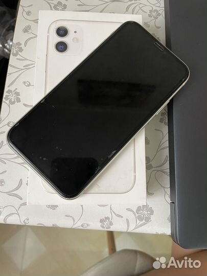 iPhone 11, 64 ГБ