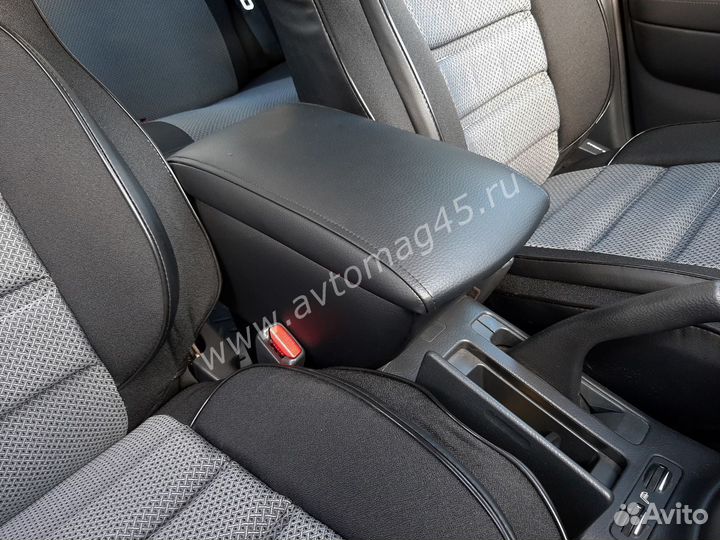 Подлокотник Toyota Avensis 2003-2008г