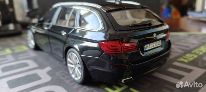 1/18 BMW 550i Touring, Дилерка