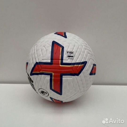 Новый футбольный мяч Nike Английская лига