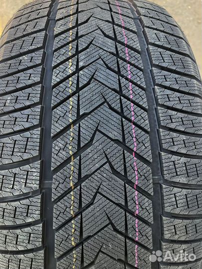 Sonix WinterXPro 999 275/45 R21 и 315/40 R21 113U