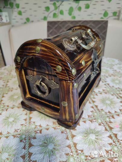 Сундучок деревянный с замочком,ручная работа