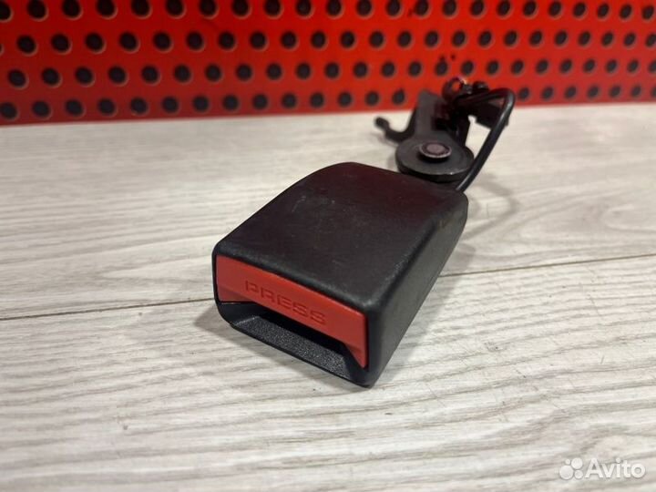 Замок ремня безопасности задний правый Bmw 5 G30