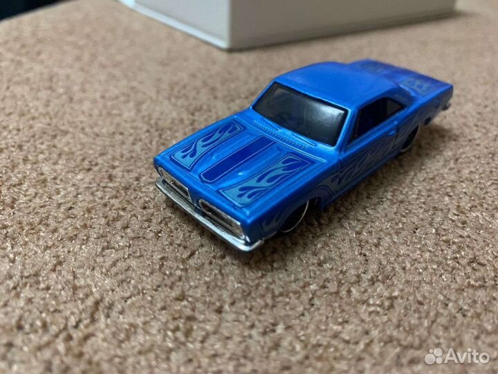 Hot wheels машинки