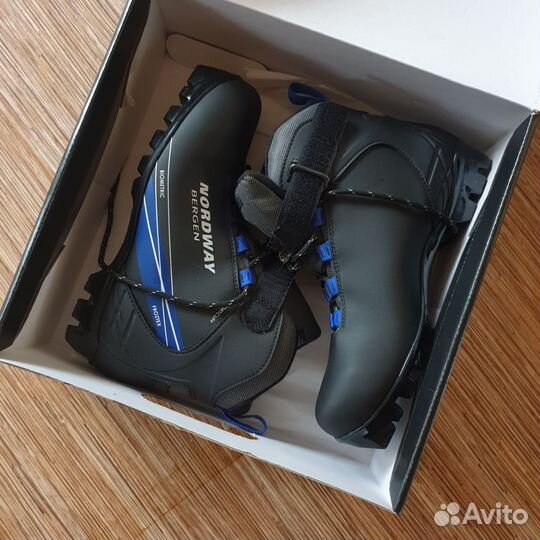 Лыжные ботинки