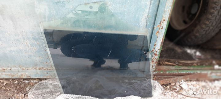 Правое заднее стекло бмв x1 e84