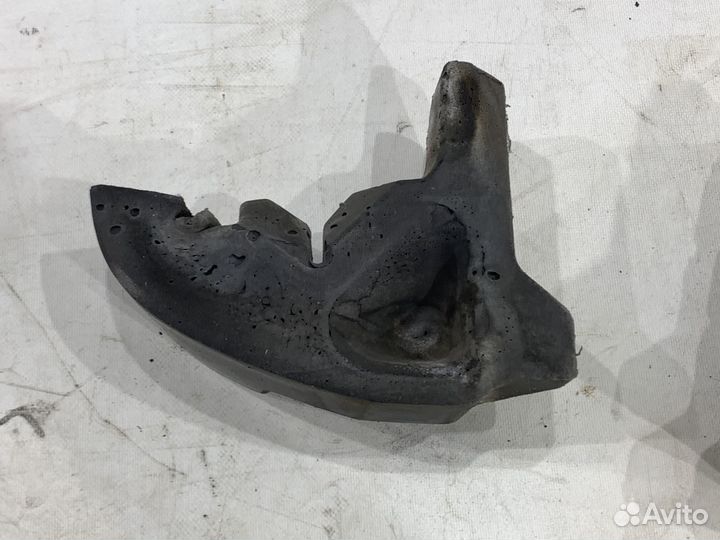 Уплотнитель крыла средний Mazda CX-5 KE