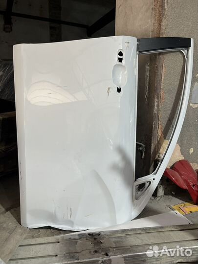 Дверь на LADA весту 2021 года