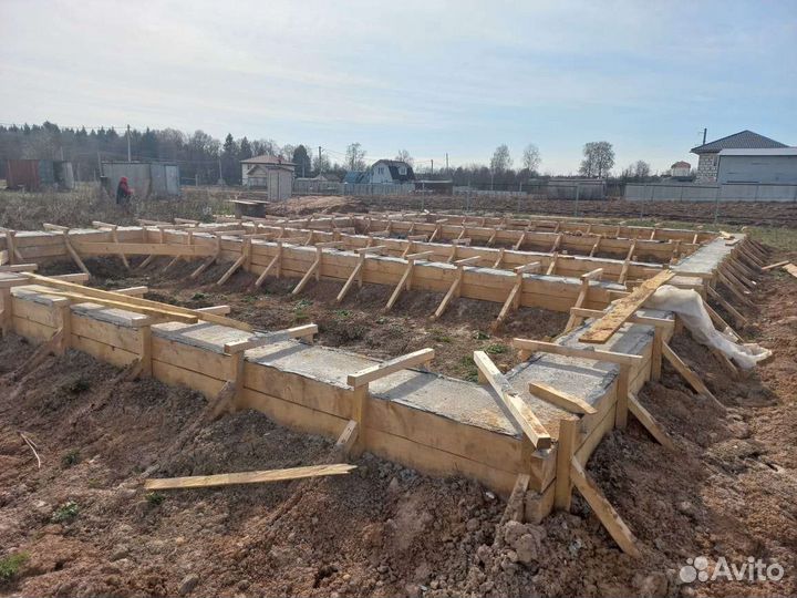 Бригада строителей