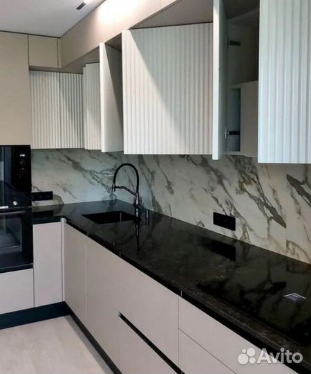 Современный кухонный гарнитур