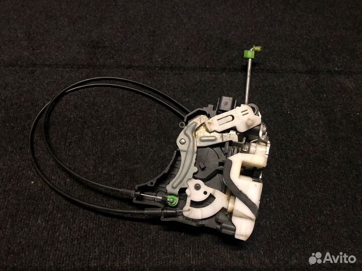 Mitsubishi Outlander XL Замок Двери