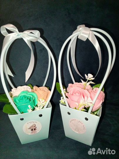 Розы из мыла в корзинке