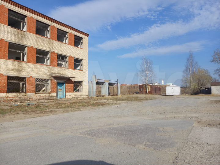 Здание, 1500 м²
