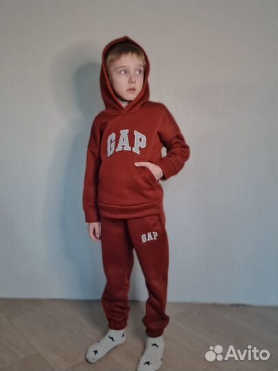 Детский костюм красный