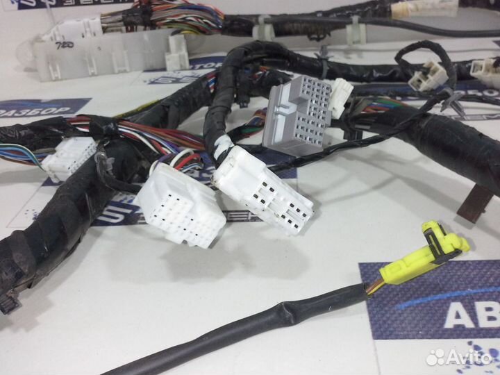 Проводка салона Infiniti QX56