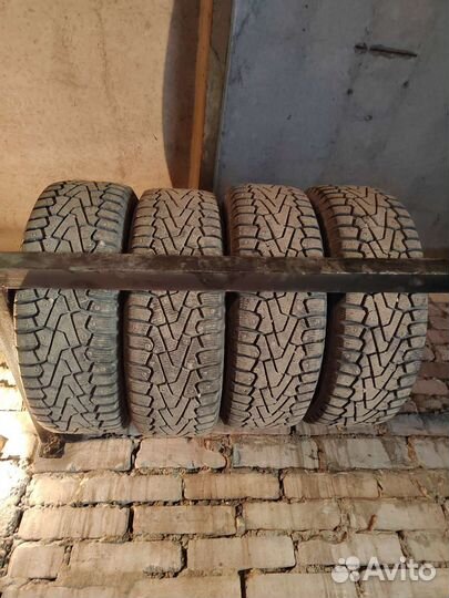 Pirelli Ice Zero 205/55 R16