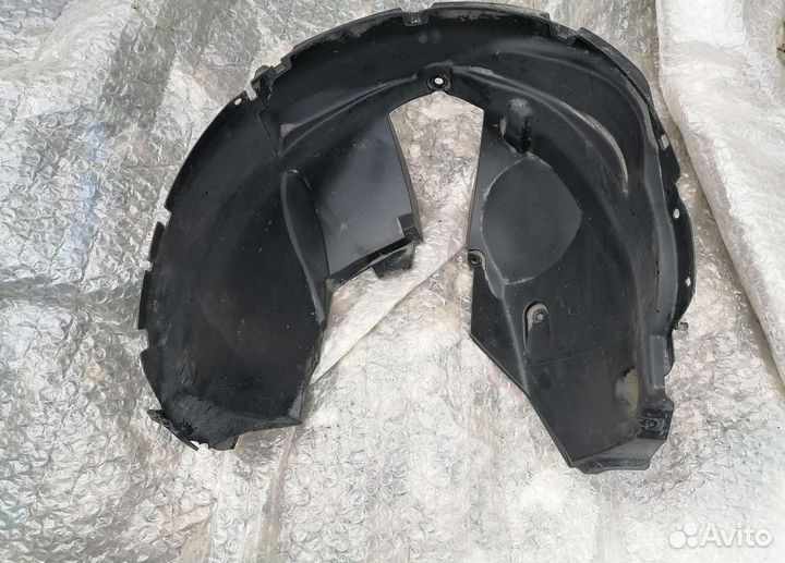 Подкрылок передний левый Renault Duster