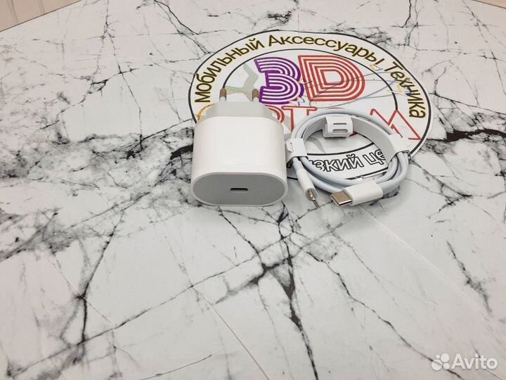 Блок зарядки на iPhone