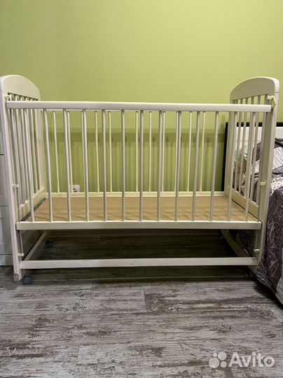 Детская кроватка