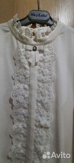 Белая блуза