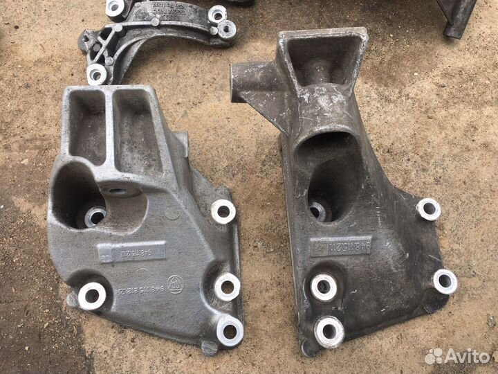 Кронштейн двигателя Porsche Panamera 970