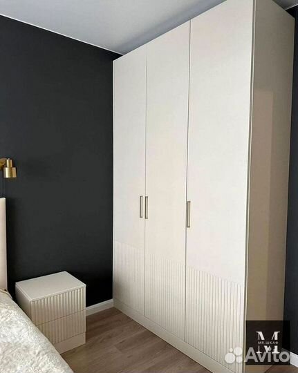 Шкаф распашной с фрезеровкой