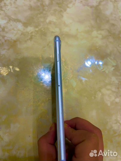 Телефон iPhone 8 plus 64 gd