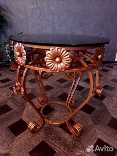 Кованый кофейный столик