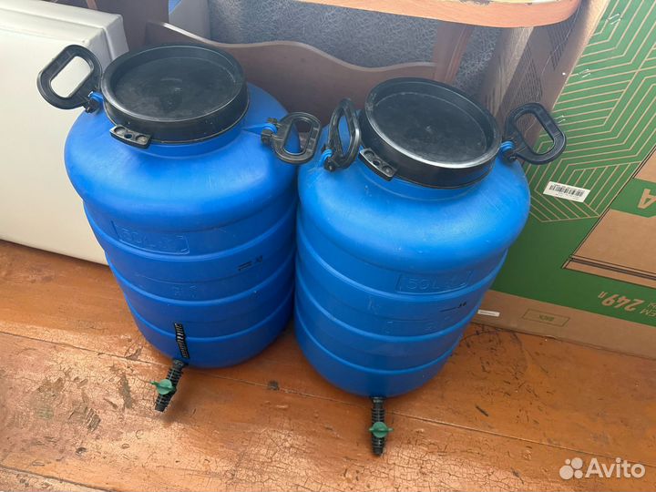 Бочка пластиковая,бутыль стеклянная