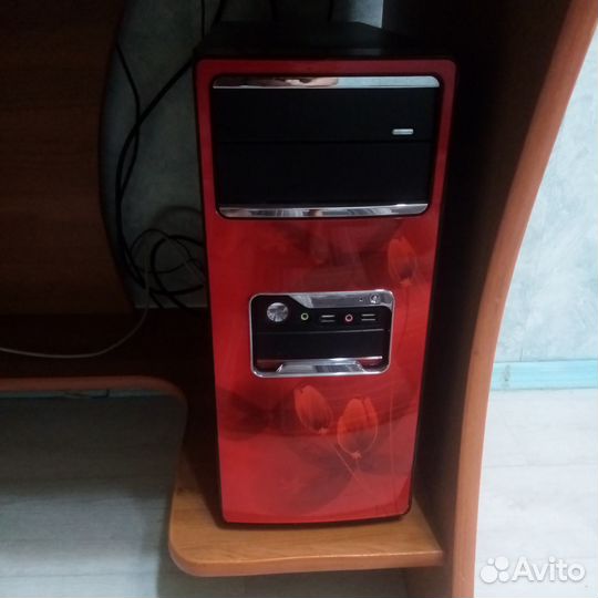 Компьютер со столом