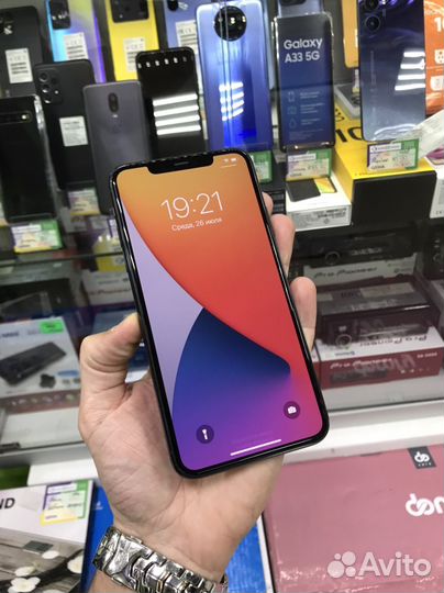 iPhone 11 pro max 64 весь в оригинале