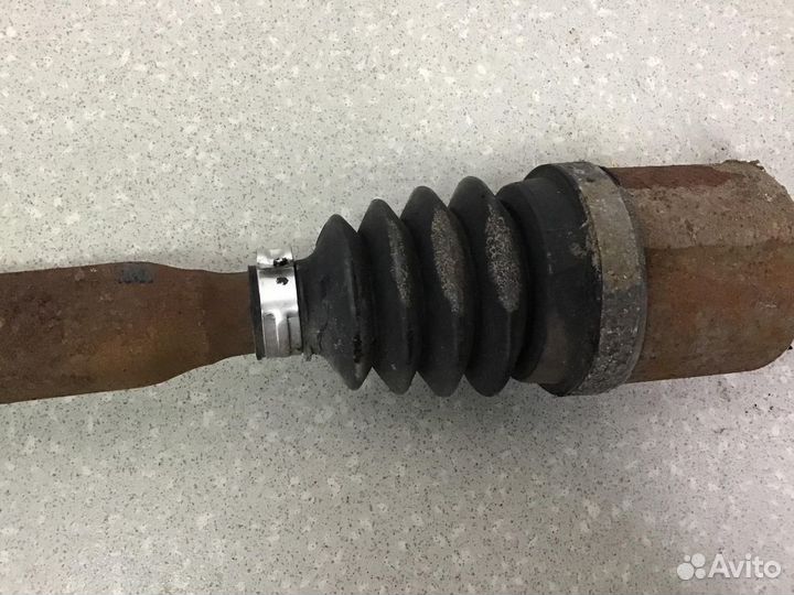 Полуось передняя правая Renault Sandero 2014