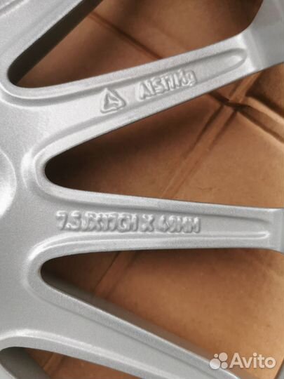 Диски литые оригинал Ягуар Jaguar XF XJ R17