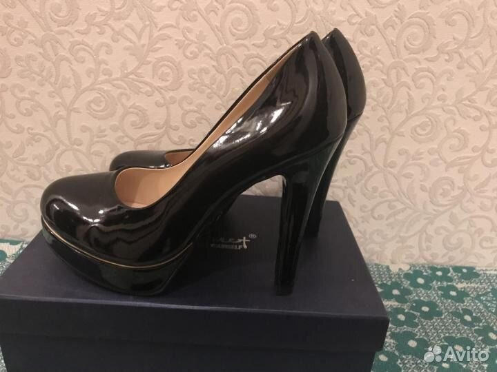 Туфли лакированные