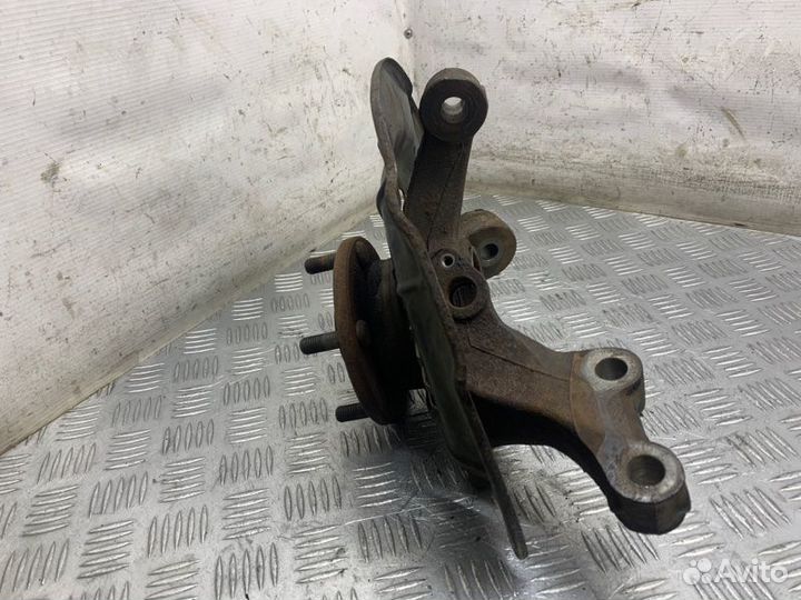 Кулак поворотный передний правый Toyota Camry V30