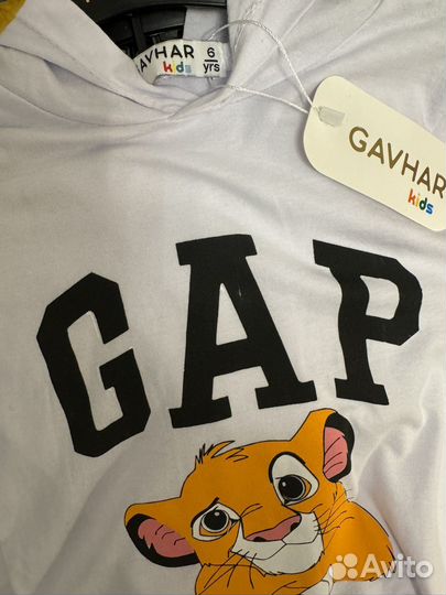 Костюм детский с надписью GAP и Симбой р.122