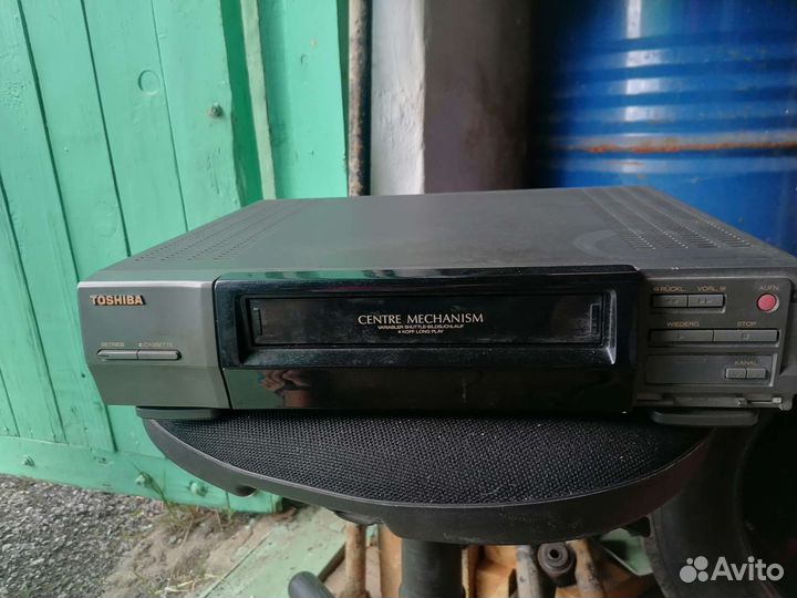 Видеомагнитофон toshiba